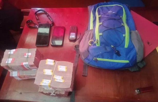 Barang bukti disita dari Neson Murib pelaku terduga penjual senjata api dan amunisi ke KKB Puncak Jaya, Papua,