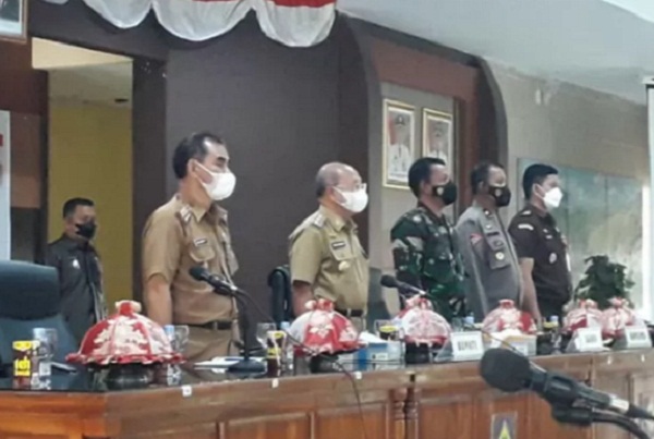 Bupati Jeneponto Iksan Iskandar saat sosialisasi Perda Nomor 9 tahun 2021 dan Perbup Jeneponto nomor 32 tahun 2021 tentang penyelenggaraan pilkades di ruang pola