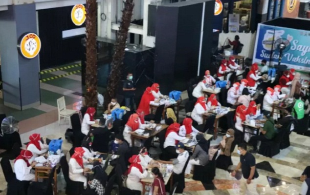 Gebyar 75.000 vaksin di Kota Makassar, Sulawesi Selatan