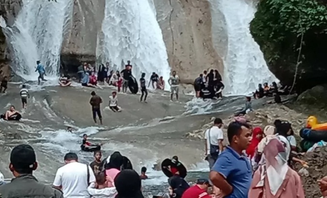 Ilustrasi suasana TWA Bantimurung yang merupakan salah satu destinasi andalan Pemkab Maros.