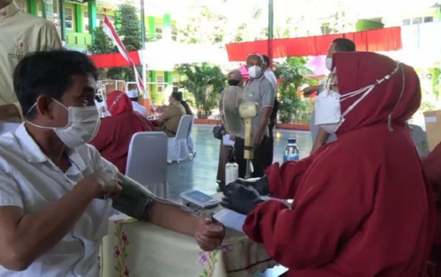 Pelaksanaan vaksinasi COVID-19 di MAN 2 Makassar, Sulsel,