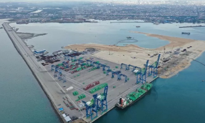 Ilustrasi suasana sekitar kawasan tol menuju Makassar New Port yang merupakan salah satu pelabuhan kelolaan PT Pelindo IV, Makassar