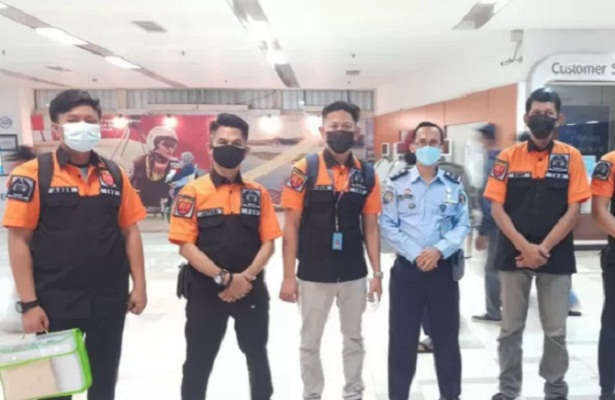 Lima dari delapan warga negara Srilangka yang dipulangkan ke negaranya setelah UNHCR menolak permohonan status pencari suakanya