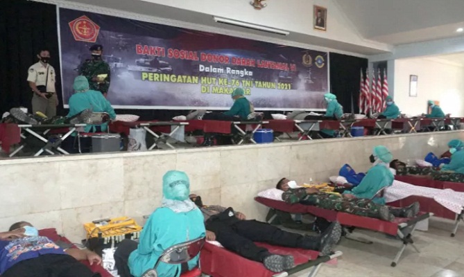 Suasana jajaran Lantamal VI melakukan donor darah untuk membantu UTD Dinkes Sulsel,