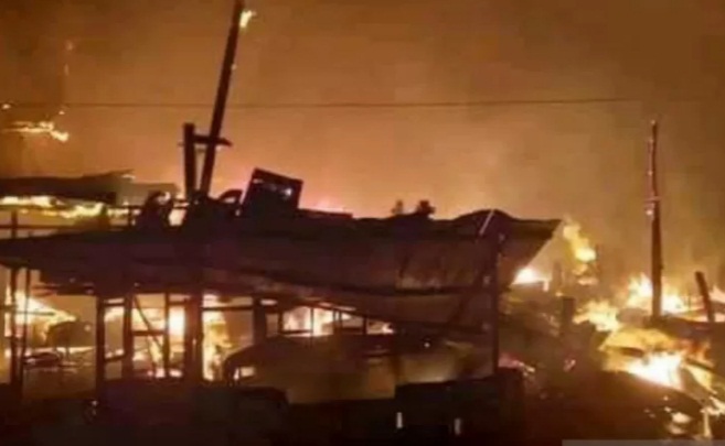 Tangkapan layar kebakaran yang terjadi di Dusun Tumabbiring, Desa Galesong Baru, Kecamatan Galesong Kabupaten Takalar,